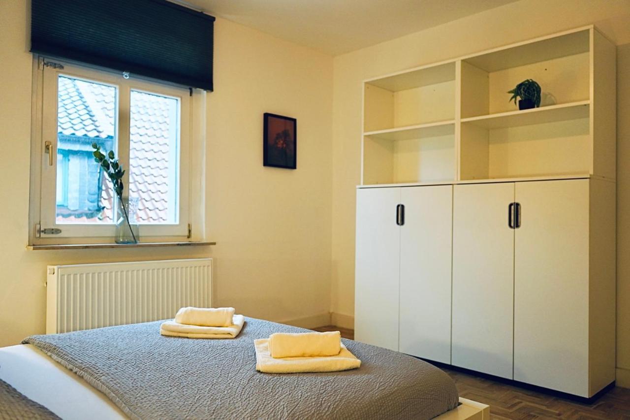 Geraeumiges Wohnen Fuer 7 Personen- Parkplatz- Waschmaschine- 3 Schlafzimmer Wolfsbourg Extérieur photo