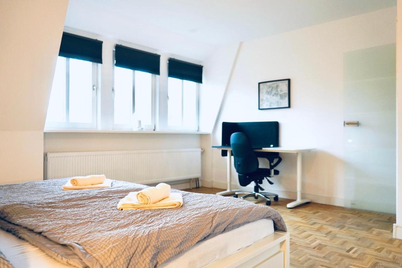 Geraeumiges Wohnen Fuer 7 Personen- Parkplatz- Waschmaschine- 3 Schlafzimmer Wolfsbourg Extérieur photo
