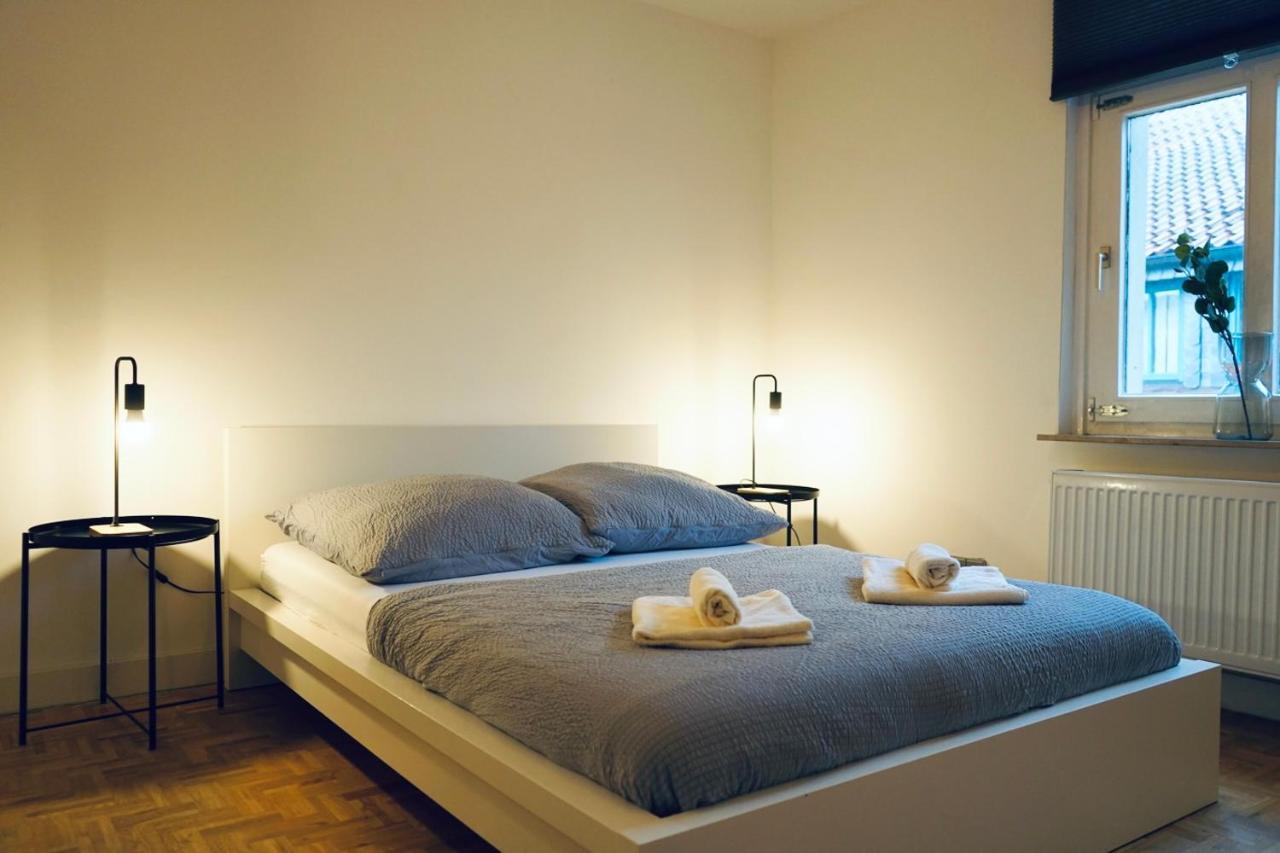 Geraeumiges Wohnen Fuer 7 Personen- Parkplatz- Waschmaschine- 3 Schlafzimmer Wolfsbourg Extérieur photo